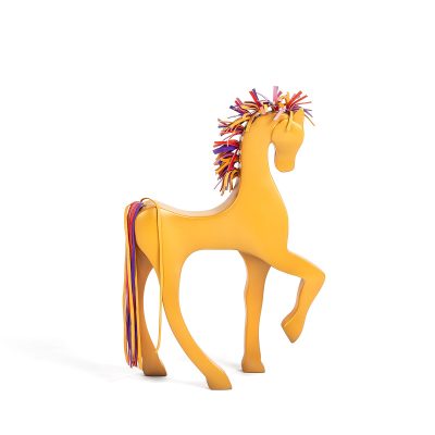 pony chico amarillo